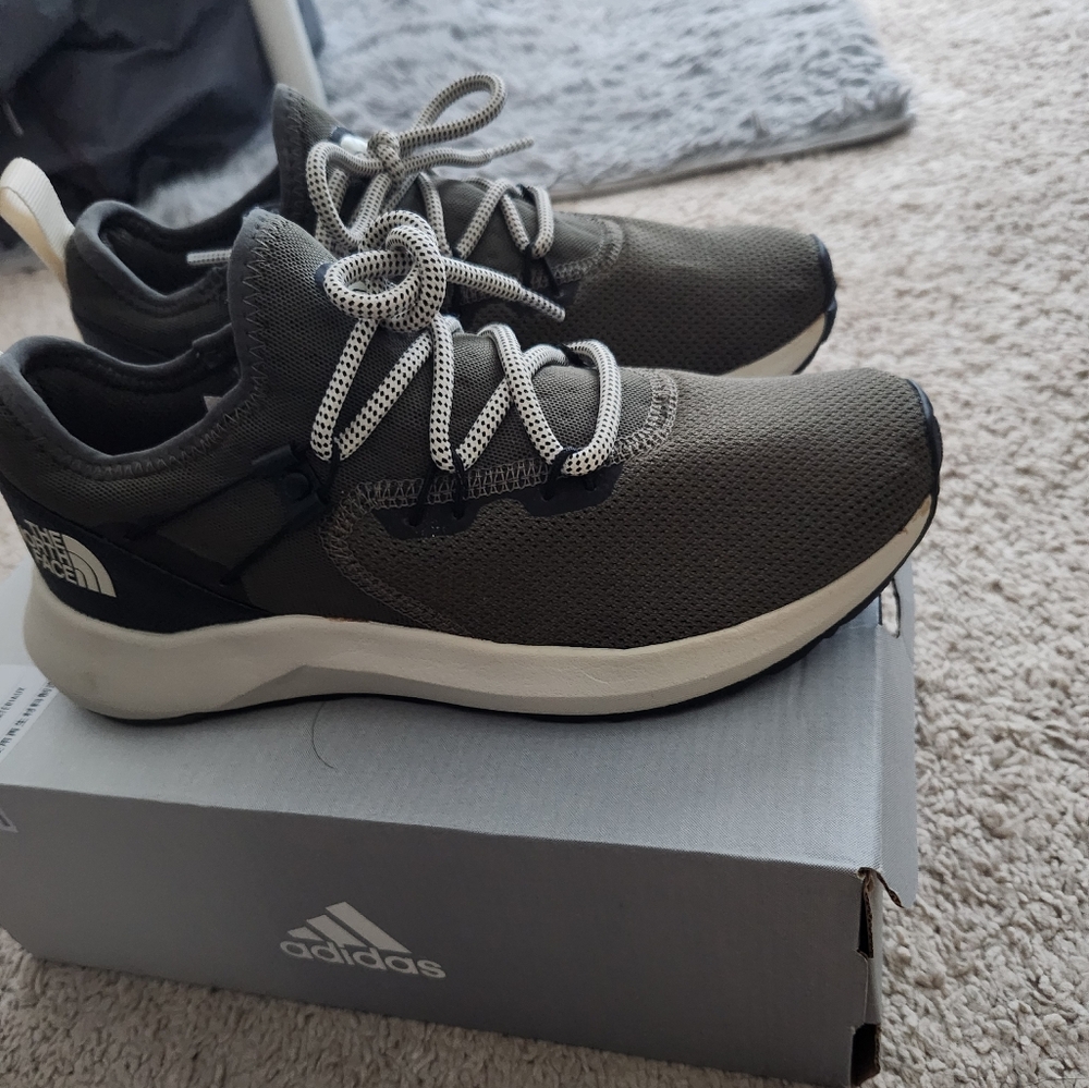 Women's The North Face shoes size 6.5